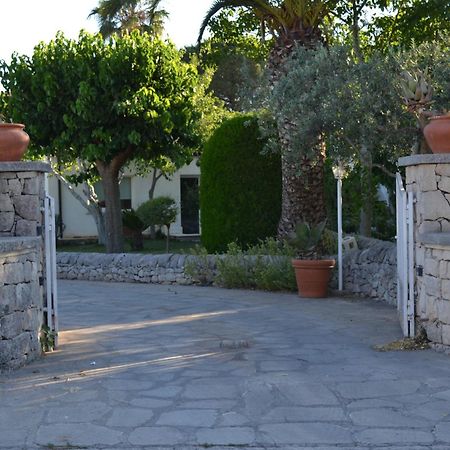 Casa Degli Avi Don Neli, Immersa Nella Natura モーディカ エクステリア 写真