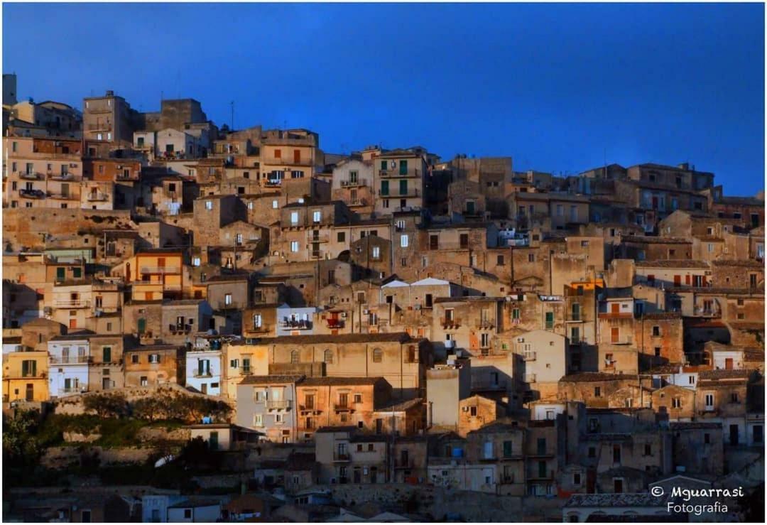 Casa Degli Avi Don Neli, Immersa Nella Natura モーディカ エクステリア 写真