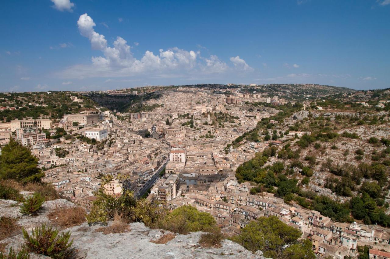 Casa Degli Avi Don Neli, Immersa Nella Natura モーディカ エクステリア 写真