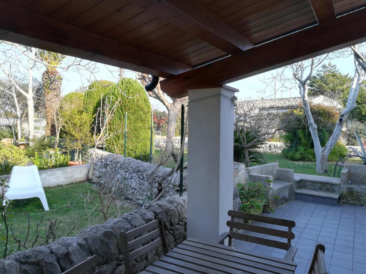 Casa Degli Avi Don Neli, Immersa Nella Natura モーディカ エクステリア 写真